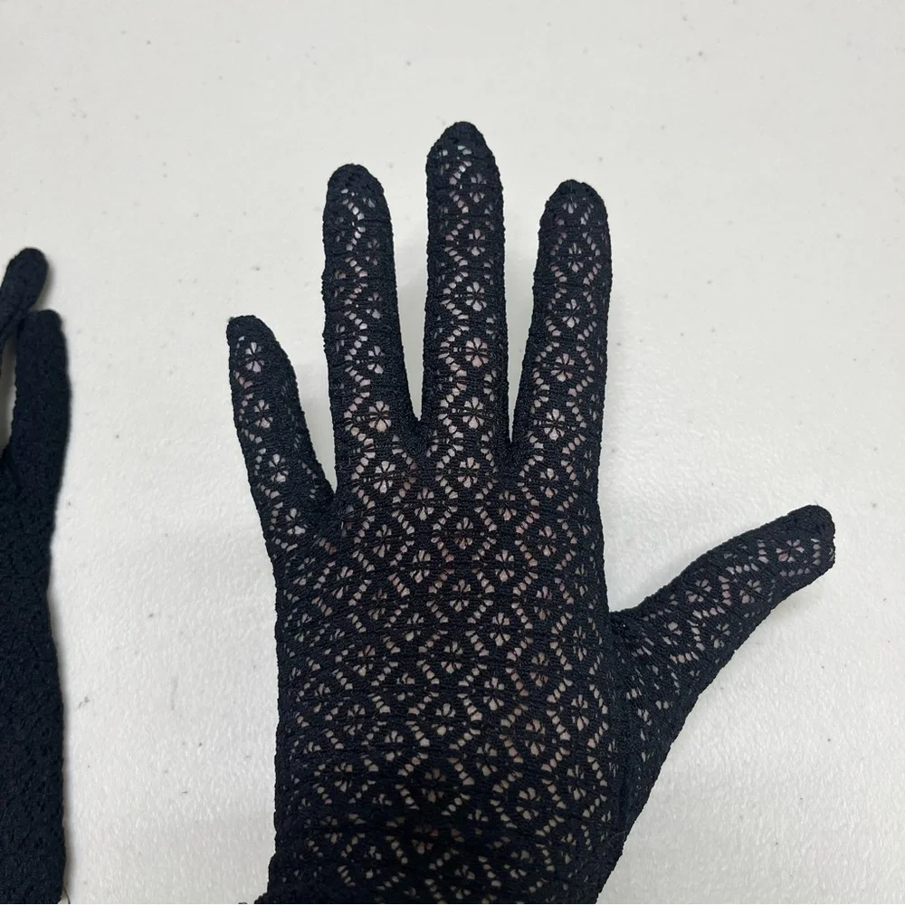 Vintage Never Worn Black Lace Wrist Gloves